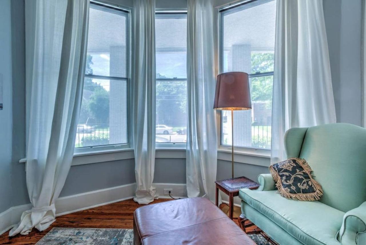 Elegant Colonial With Lovely Details And Character Memphis Exterior foto