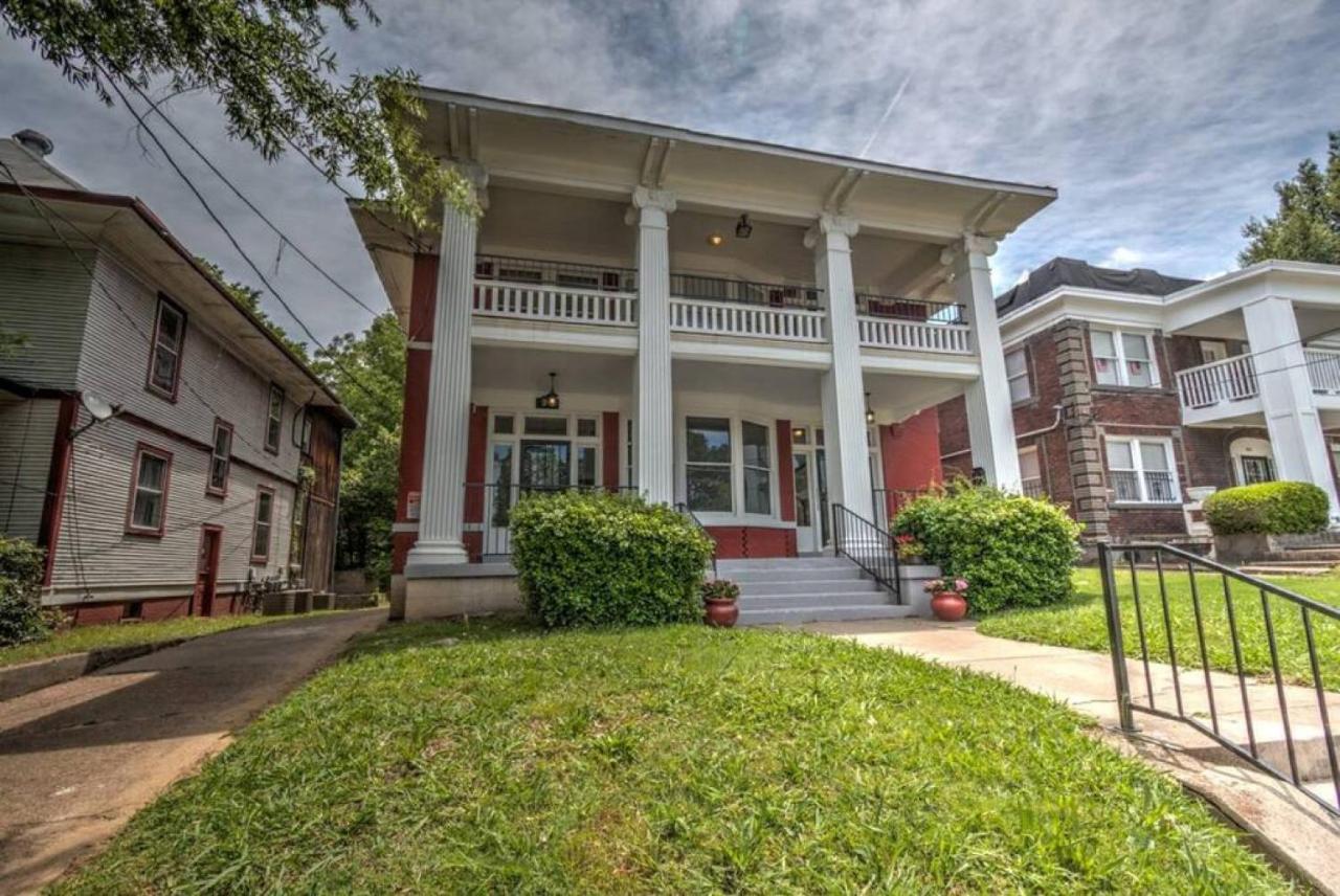 Elegant Colonial With Lovely Details And Character Memphis Exterior foto
